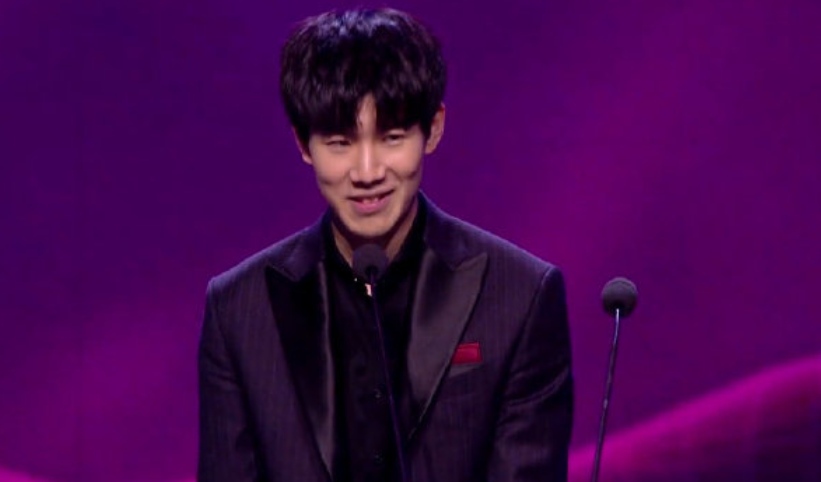 嘘声的另一 嘘声的另一